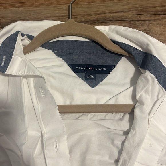 Tommy Hilfiger Button Down - Picture 2 of 3